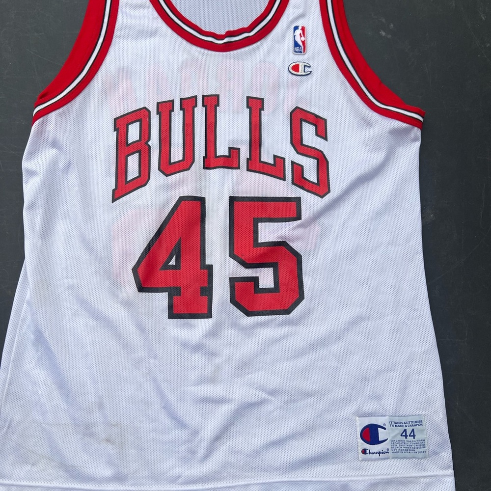 Champion Chicago Bulls #45 White and Red Basketball Jersey size 44